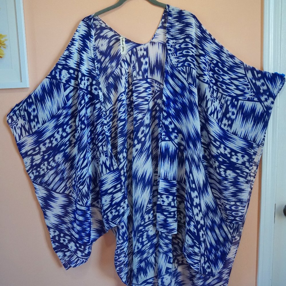 White and Navy Beach Top